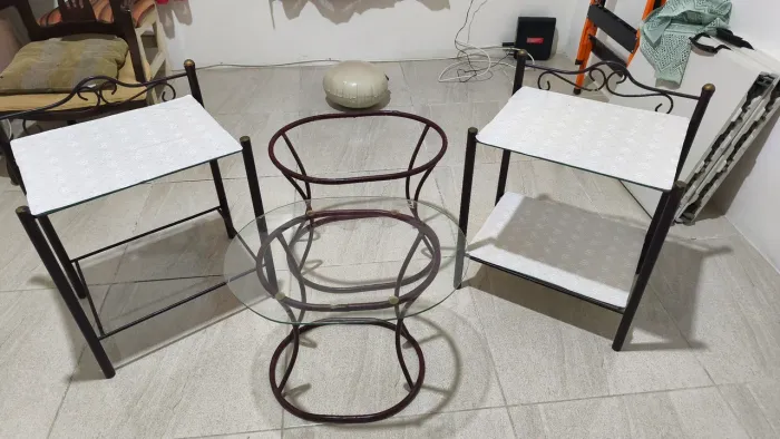 4 Móveis de Metal com Vidro (Alguns sem vidro) - Ideal para Decoração