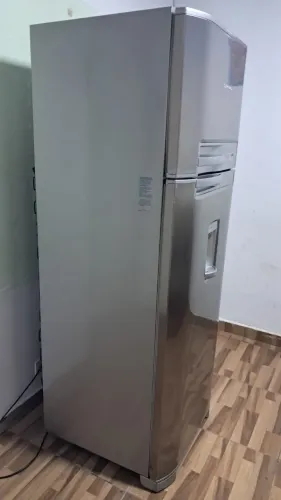 Geladeira Electrolux Cycle defrost duplex com dispenser de água na porta (Entrego)