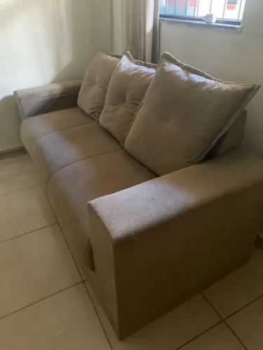 Sofá 3 lugares com almofadas removíveis