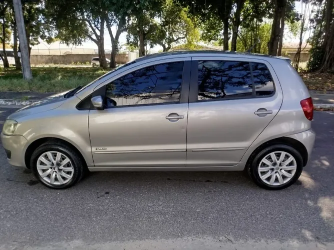 Volkswagen Fox 1.0 MI Total Flex 8V 3P 2013