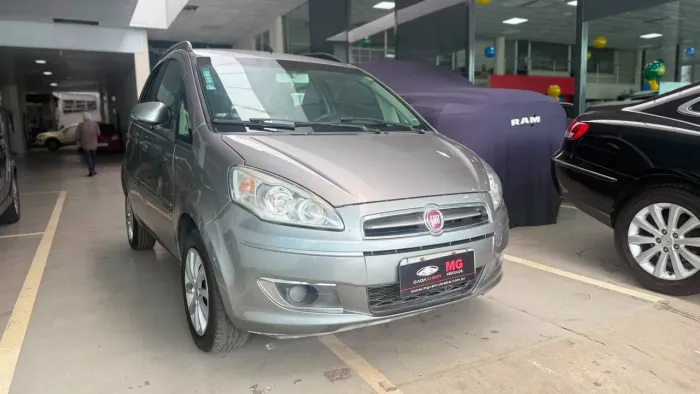Fiat Idea Attractive 1.4 Fire Flex 8V 5P 2015