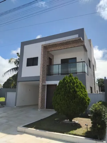 Casa com 03 quartos no Geisel Privê