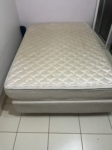 Box e colchão casal