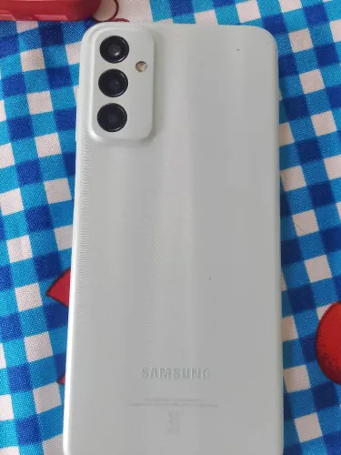 M13 Samsung