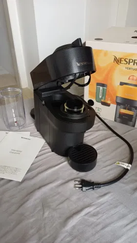 Cafeteira Nespresso Vertuo 220V