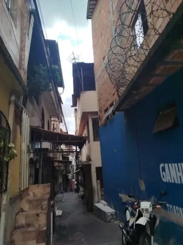 Vendo casa/barraco no Bairro Madre Gertrudes.