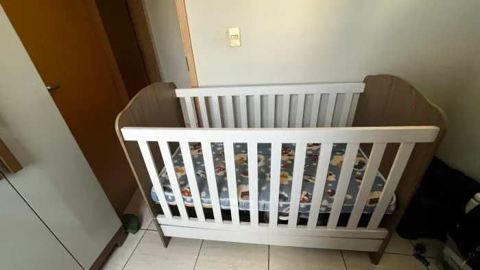 VENDE-SE BERÇO