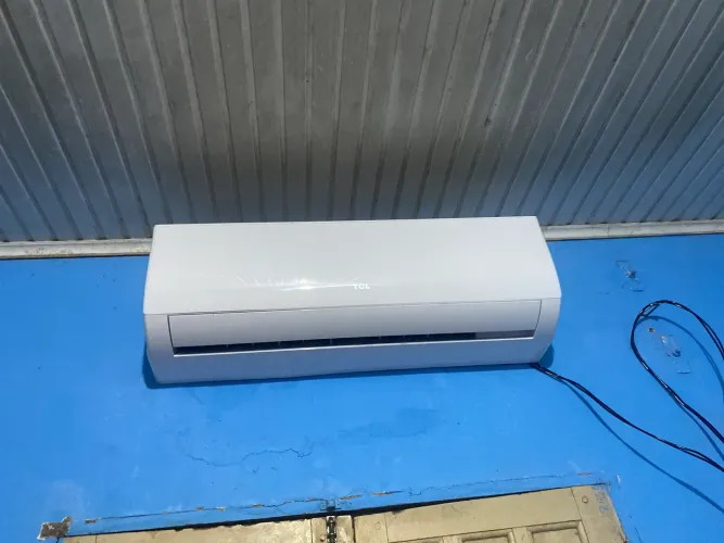 Vende-se um ar-condicionado,novo ,usado apenas algumas vezes 