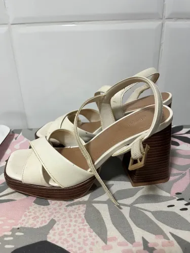 Sapatos (Usaflex)