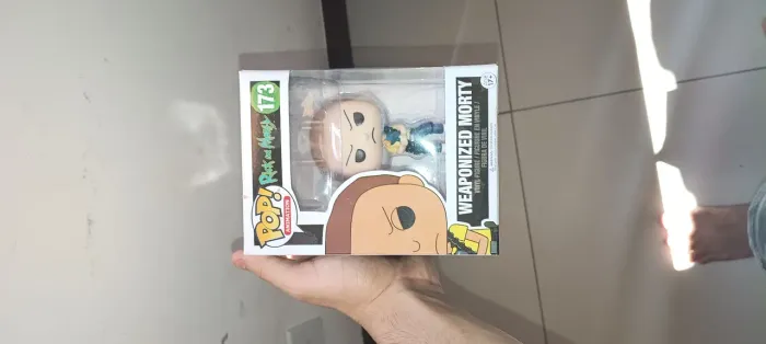 Funko pop e boneco pokémon