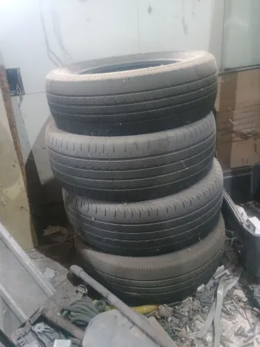 Vendo pneus bons aro 15