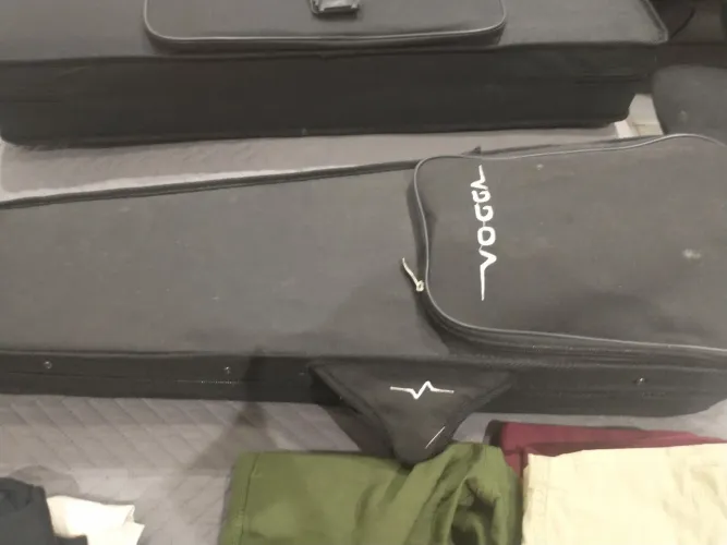 Vendo violino voga semi-novo, R$ 400