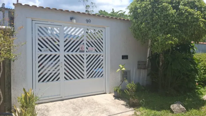 Casa 3 quartos em Bertioga com Piscina, Garagem 2 carros 