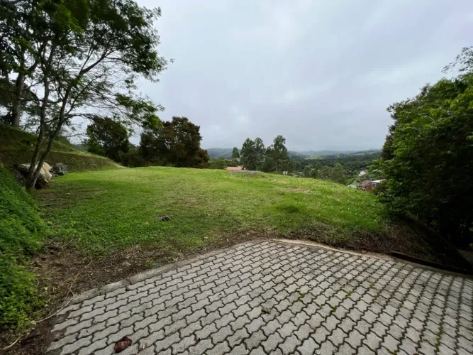 Lindo Lote à venda em condomínio fechado