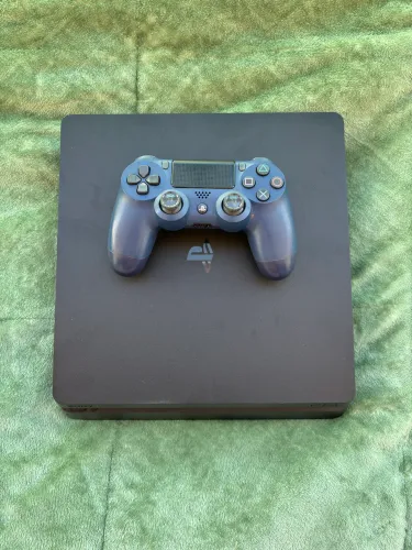 PlayStation 4 Slim 1TB