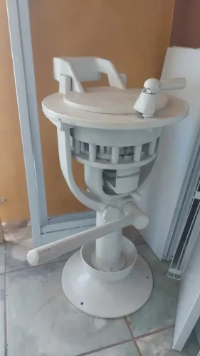 VENDE-SE EQUIPAMENTOS DIVERSOS PARA PADARIA