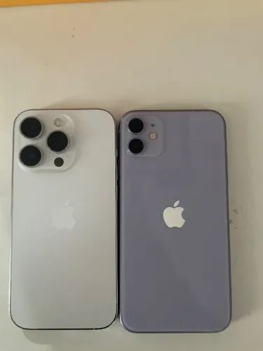 iPhone 13 Pro e iPhone 11 para peças