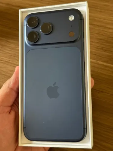 IPhone 17 Pro Max - 256 GB - 6 Dias de Uso - Aceito Trocas (12x 672)