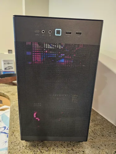Gabinete PC Asus Prime AP201 mesh preto M-ATX