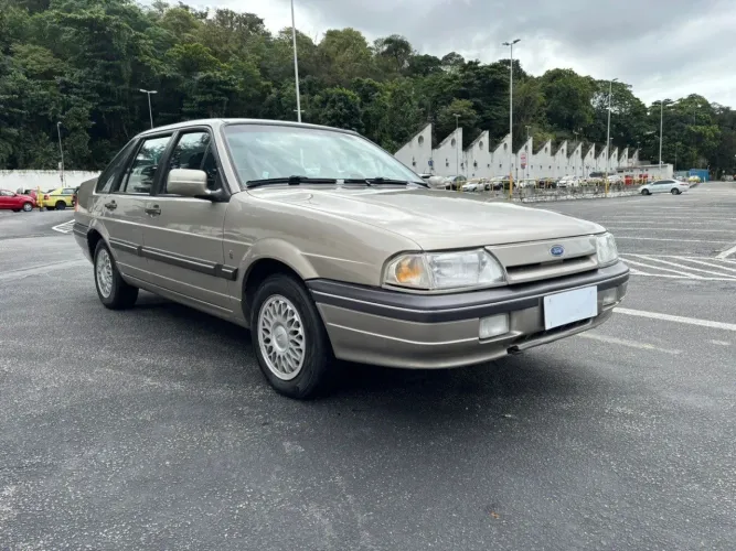 Ford Versailles Ghia 2.0i / 2.0 2P E 4P (álcool) 1994