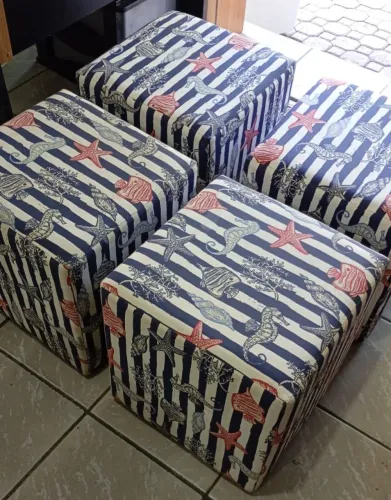 4 puffs em exelente estado de conservação