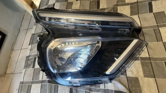 Farol direito Novo C3