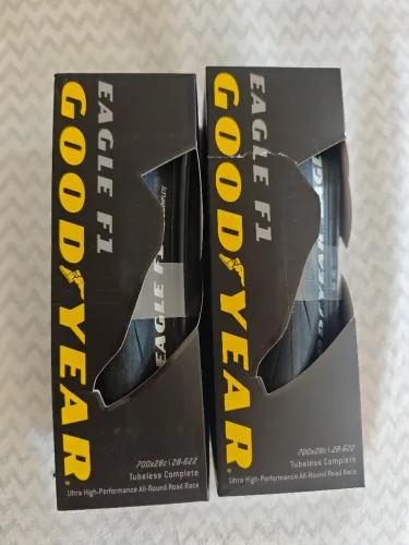 Par de Pneus Goodyear Eagle F1 700x28mm Tubeless 