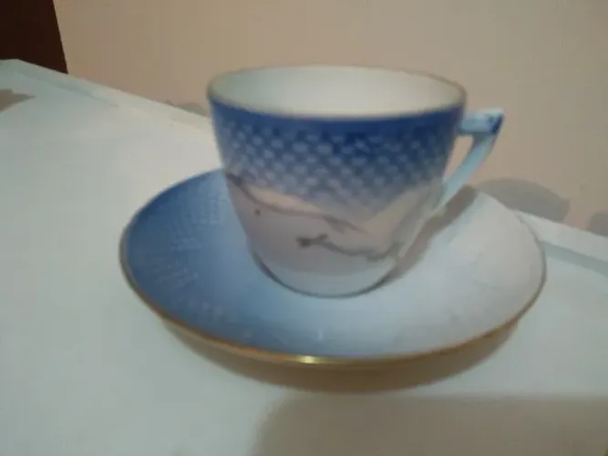 XICARA ANTIGA PORCELANA B&G