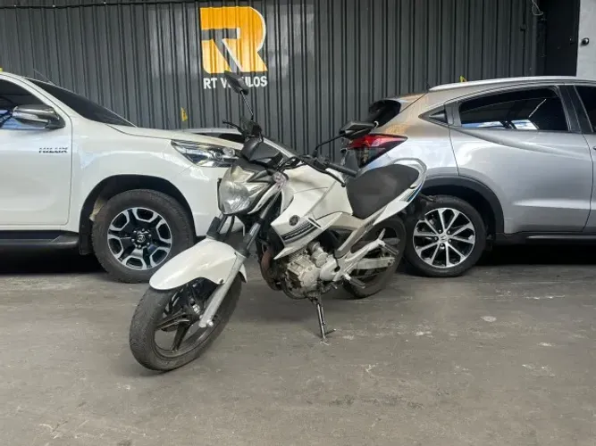 FAZER 250 2015 entrada a partir 2.000