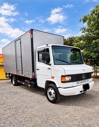 CAMINHÃO MB 710