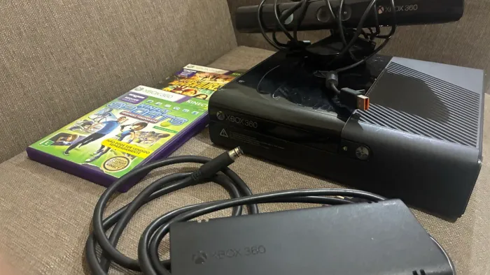 Xbox 360 C/Kinect 250gb Preto