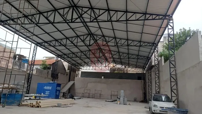 Galpão no Ipiranga plano com 1000 m². Oportunidade.