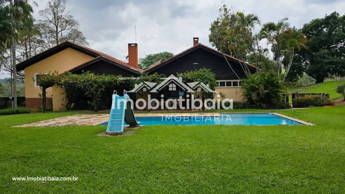 Fazenda à venda com nascente, cachoeira e lago em Amparo - 128 alqueires