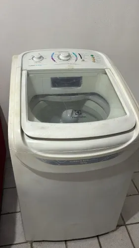 Máquina de lavar roupa eletrolux