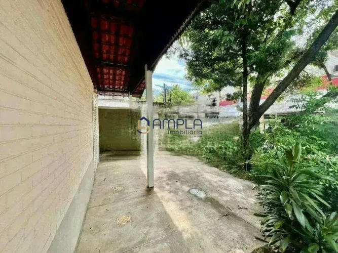 Casa de 3 quartos, 1 suíte e 3 vagas de garagem para locação no Jardim América