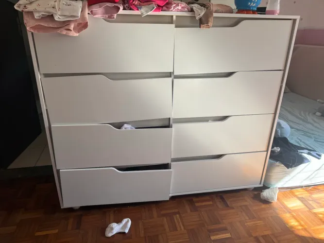 Cômoda 8 gavetas