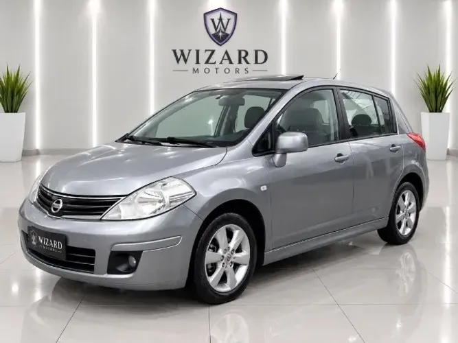 Nissan Tiida SL 1.8/1.8 Flex 16V Mec. 2012