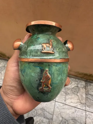 Vaso decorativo peruano em cobre