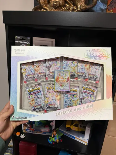 1 unidade Box Eevee Prismáticas