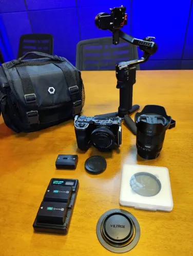 Sony ZV-E10 II + Viltrox 13mm F1.4 + Sony 16-50mm | Kit Completo