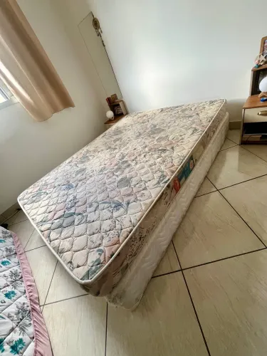 Cama de casal box com colchão