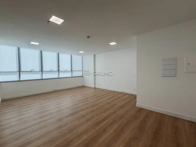 Sala para locação no Atsushi Yoshii Tower Bela Suíça Londrina PR