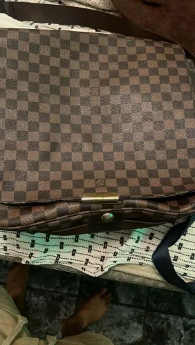 bolsa Luis vittom