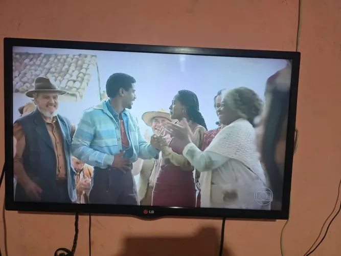 Televisão 32 polegadas lg com acesso a Internet