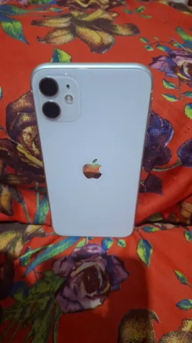 Iphone 11 64GB..700 rais