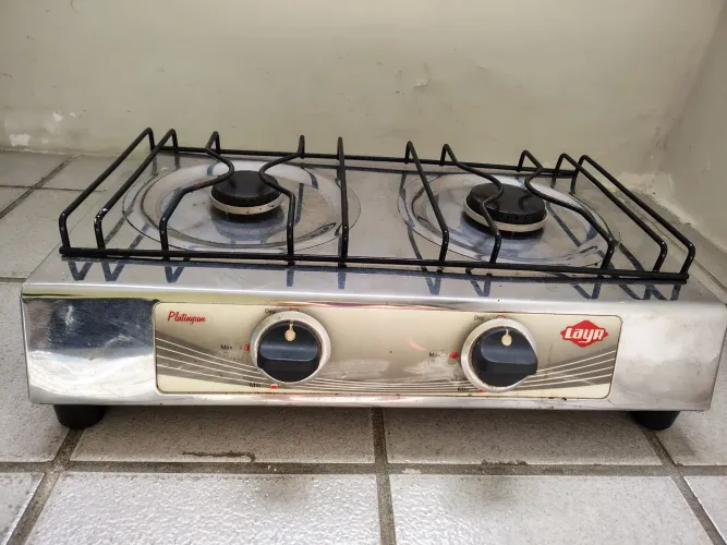 Fogão de mesa com duas bocas