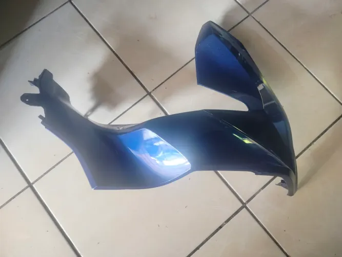 CARENAGEM FRONTAL DIREITA PCX 2025/2026 ORIGINAL