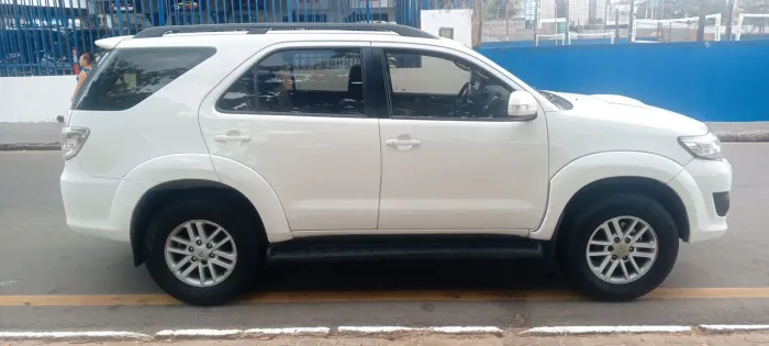 Toyota Hilux SW4 SRV D4-d 4X4 3.0 TDI Dies. AUT 2015