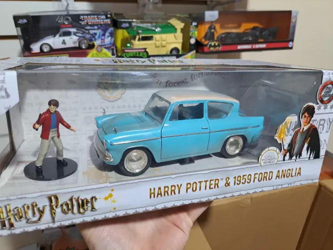 Miniatura 1959 Ford Anglia Com Boneco Harry Potter 1:24 Jada Toys 18 Cm Novo e Lacrado