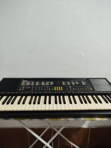 Teclado Yamaha PSR-82